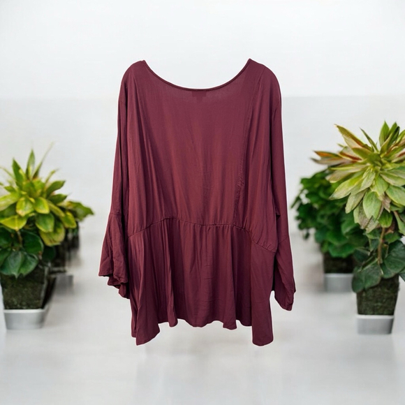 Torrid Women’s Wine Tasting Long Bell Sleeve Blouse Size 5X Burgundy - Picture 2 of 7